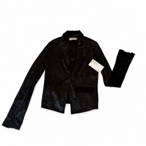 Bailey 44 Black Velvet Blazer Jacket NWT Small - Picture 2 of 7